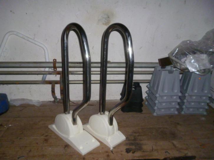 2 x WC RVS beweegbare beugels 60 cm LINIDO, Diversen, Verpleegmiddelen, Zo goed als nieuw, Ophalen of Verzenden