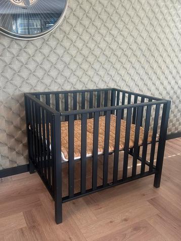 Baby box + 3 boxkleden beschikbaar voor biedingen