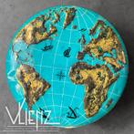 Vintage, retro rond blik, wereldbol, continenten, Verzamelen, Blikken, Ophalen of Verzenden, Gebruikt, Overige