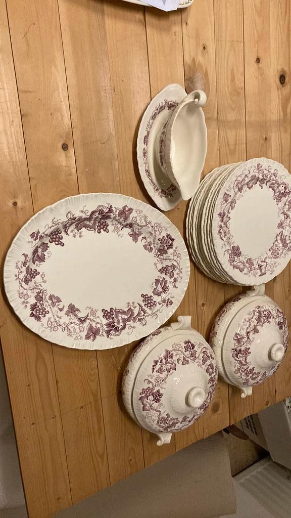 WEDGWOOD OLD VINE servies, Antiek en Kunst, Antiek | Servies compleet, Ophalen of Verzenden