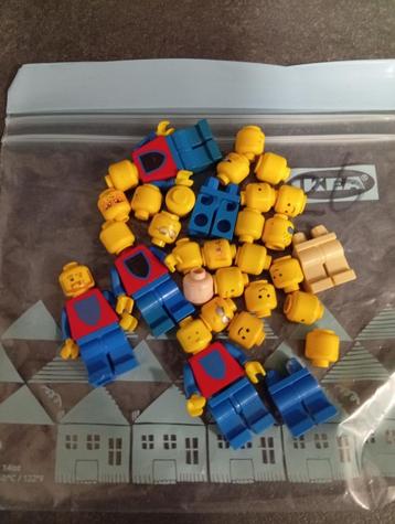 Lego poppetjes ridders beschikbaar voor biedingen