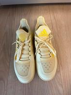 Nieuwe Adidas tennisschoen lichtgeel - maat 40, Sport en Fitness, Tennis, L00, Schoenen, Nieuw, Ophalen