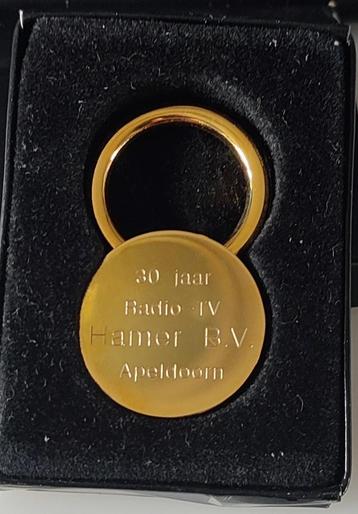 Apeldoorn 30 Radio TV HAMER BV sleutelhanger - goudkleurig beschikbaar voor biedingen
