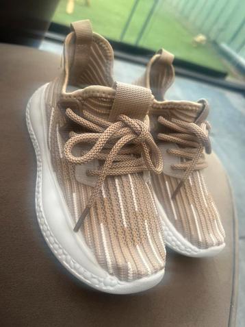 Jongens sneakers  beschikbaar voor biedingen