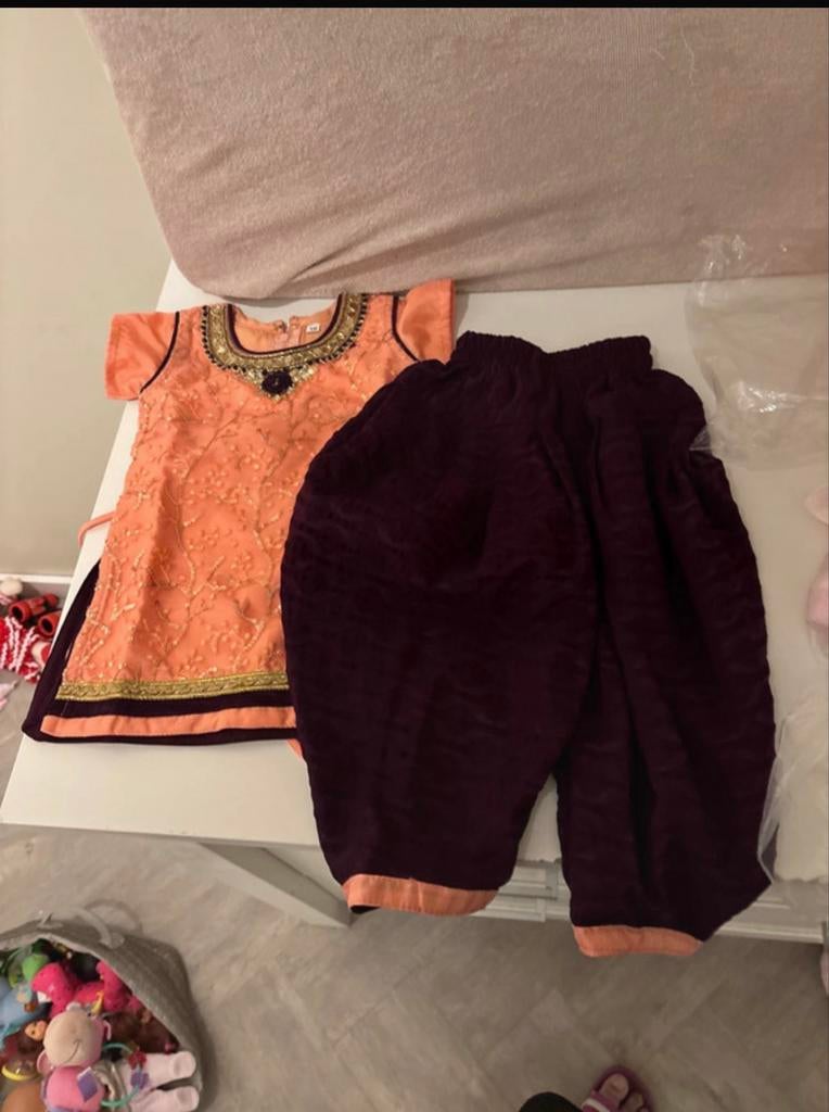 Indiaase broekpak kind 1 Y meisje, Ophalen of Verzenden, Zo goed als nieuw