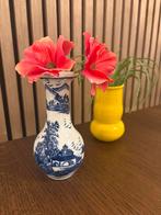 Vaasje - Chinees - Delftsblauw - 15.5 cm, Blauw, Aardewerk of Porselein, Ophalen of Verzenden, Zo goed als nieuw