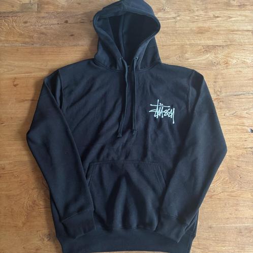 Zwarte Stüssy Hoodie met Backlogo - L - Nieuw, Kleding | Heren, Truien en Vesten, Nieuw, Maat 52/54 (L), Zwart, Verzenden