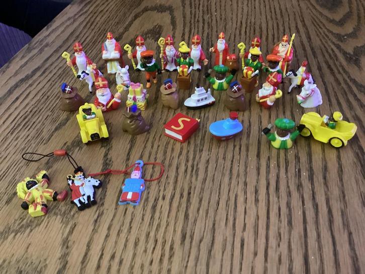 Sinterklaas figuurtjes Bip,33 stuks,pietjes,sinterklaasjes., Diversen, Sinterklaas, Zo goed als nieuw, Ophalen of Verzenden