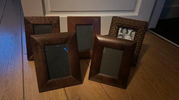 Set van 5 fotolijstjes hout bruin beschikbaar voor biedingen