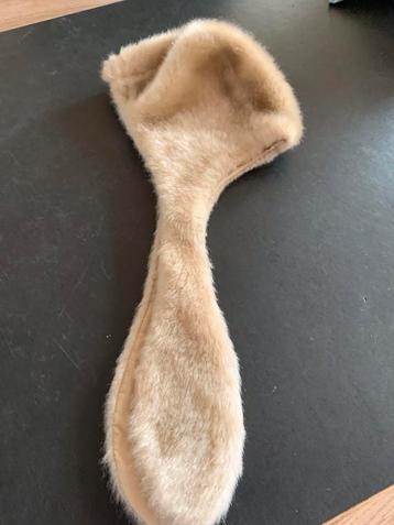 Beige Bontmuts met Knoopsluiting beschikbaar voor biedingen