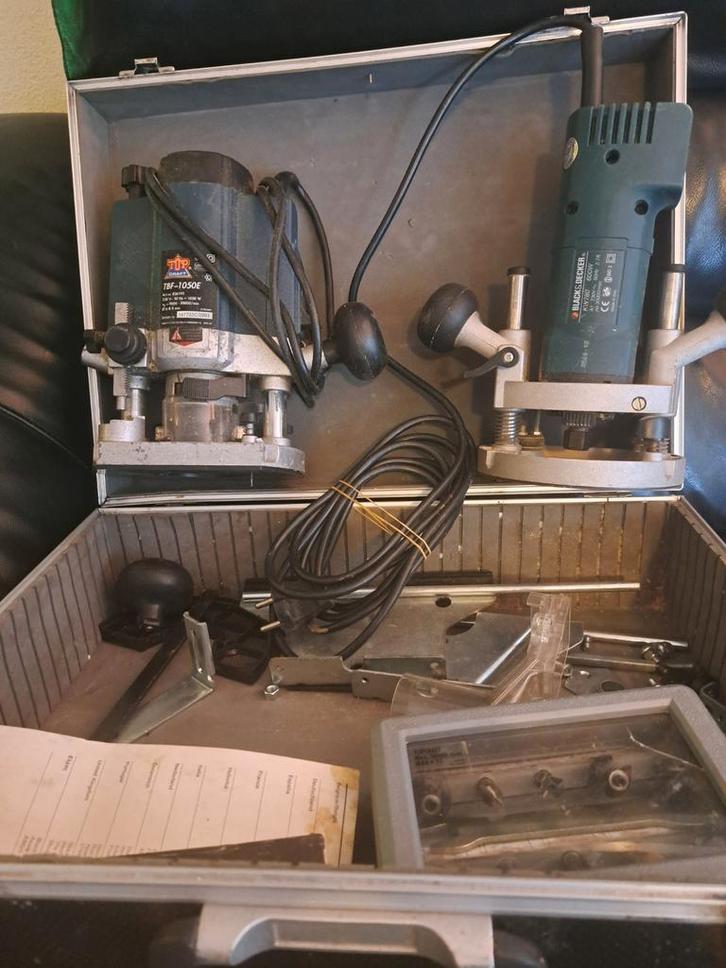 Black&Decker Elu Bovenfrees + 8 frezen, Doe-het-zelf en Verbouw, Gereedschap | Freesmachines, Ophalen