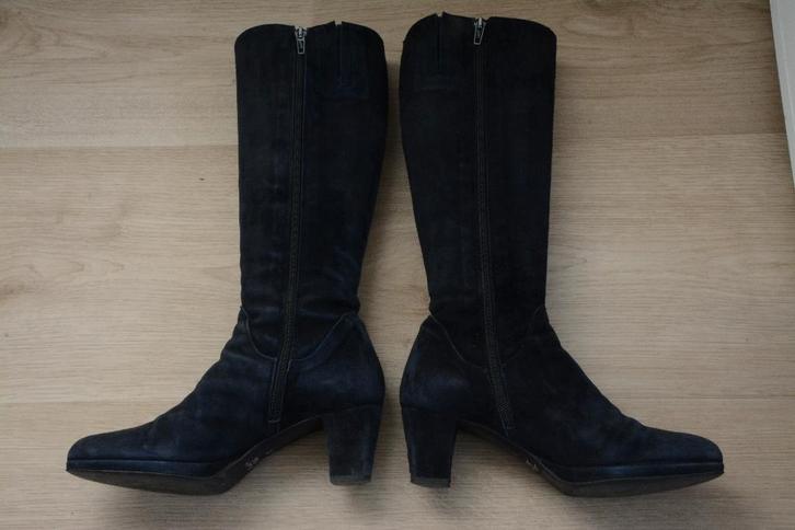 Laarzen suede | maat 37 | marine blauw, Kleding | Dames, Schoenen, Zo goed als nieuw, Hoge laarzen, Blauw, Ophalen of Verzenden