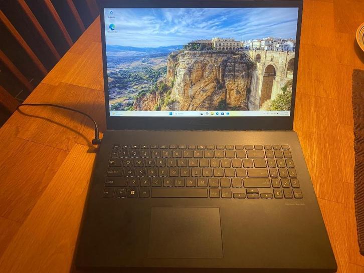 ASUS Intel i5 8e gen 16Gb RAM, Computers en Software, Windows Laptops, Gebruikt, 16 inch, SSD, 2 tot 3 Ghz, 16 GB, Qwerty, Met videokaart