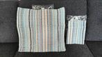 2 Nieuwe kussenhoezen crème met blauw 45 x 45 cm, Ophalen of Verzenden, Nieuw, Blauw, Vierkant