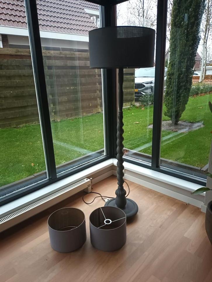 Lampenvoet met lampenkappen, Huis en Inrichting, Lampen | Vloerlampen, Gebruikt, 150 tot 200 cm, Hout, Stof, Ophalen