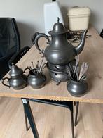 Setje van theepot ,theelichtje en toebehoren. Echt tin ., Antiek en Kunst, Antiek | Tin, Ophalen of Verzenden