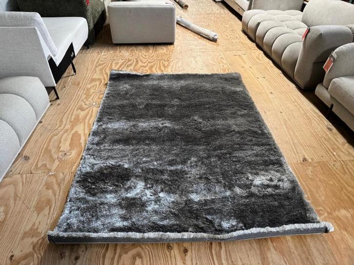 Vloerkleed Luxury l Whoon | Meubilex l van €319 voor €159, Huis en Inrichting, Stoffering | Tapijten en Kleden, Zo goed als nieuw