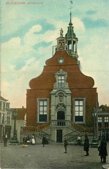 (388-531-023) Schiedam Stadhuis beschikbaar voor biedingen
