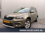 Skoda Yeti 1.2 TSI Ambition DSG Automaat Navigatie Trekhaak, Auto's, Skoda, Stof, Gebruikt, Zwart, 4 cilinders