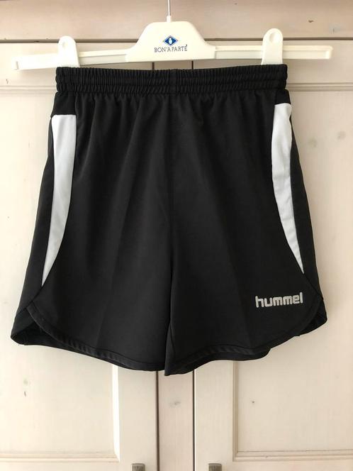 Hummel sportbroek zwart maat 152 met PUMA scheenbeschermers, Kinderen en Baby's, Kinderkleding | Maat 152, Zo goed als nieuw, Jongen