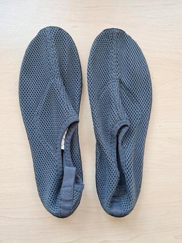 Waterschoenen maat 36/37 in zeer goede staat
Verzendkosten  beschikbaar voor biedingen