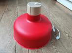 Rode Hanglamp met Houten Details, Huis en Inrichting, Lampen | Hanglampen, Gebruikt, Ophalen of Verzenden, Modern, Minder dan 50 cm