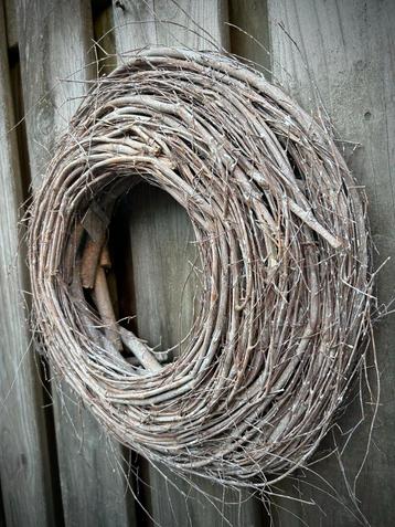 Decoratieve Krans van Takken beschikbaar voor biedingen