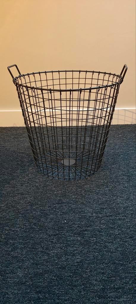 Grote stalen draadmand / aardappelmand (twee stuks), Huis en Inrichting, Woonaccessoires | Schalen en Manden, Rond, Overige materialen