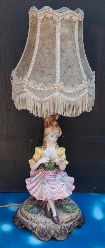 Tafellamp/schemerlamp. Porselein. Italy. Ca '50. 55 cm. beschikbaar voor biedingen