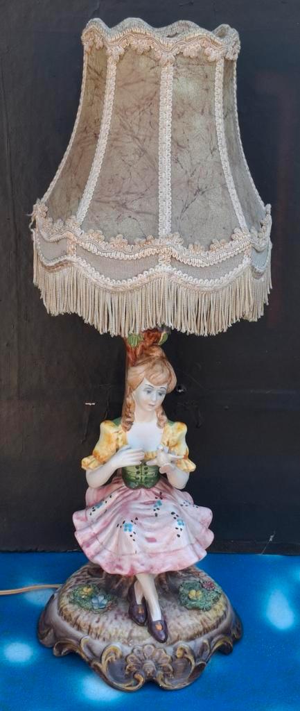 Tafellamp/schemerlamp. Porselein. Italy. Ca '50. 55 cm., Huis en Inrichting, Lampen | Tafellampen, Zo goed als nieuw, 50 tot 75 cm