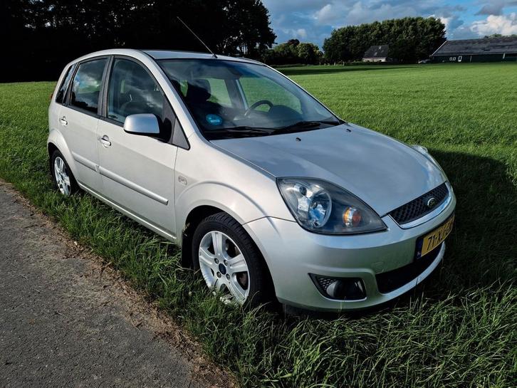 Ford Fiësta 1.3 8V 5DR 2007 Grijs // Super nette auto, Auto's, Ford, Bedrijf, Fiësta, Benzine, C, Hatchback, Handgeschakeld, Origineel Nederlands