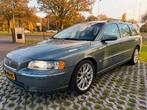 Volvo V70 2.5T 5-cilinder | Leer | Trekhaak | Youngtimer, 1525 kg, 1800 kg, Zwart, 2521 cc