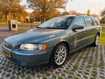 Volvo V70 2.5T 5-cilinder | Leer | Trekhaak | Youngtimer beschikbaar voor biedingen