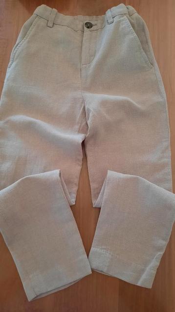 Zandkleurige pantalon beschikbaar voor biedingen