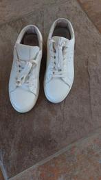 Sneakers/ Schoenen --Zusss-- (38), Kleding | Dames, Schoenen, Wit, Ophalen of Verzenden, Zusss, Sneakers of Gympen