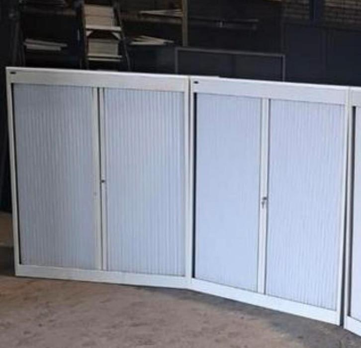 Laatste extra diepe  roldeurkast met 2  legborden, 137 hoog, Huis en Inrichting, Kasten | Roldeurkasten en Archiefkasten, Gebruikt