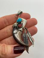 A393 Prachtige zilveren Navajo beerklauw hanger, Overige voorstellingen, Ophalen of Verzenden, X, Met edelsteen