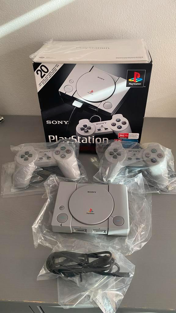 Sony PlayStation Classic Mini Console, Spelcomputers en Games, Spelcomputers | Sony PlayStation 1, Zo goed als nieuw, Met 2 controllers