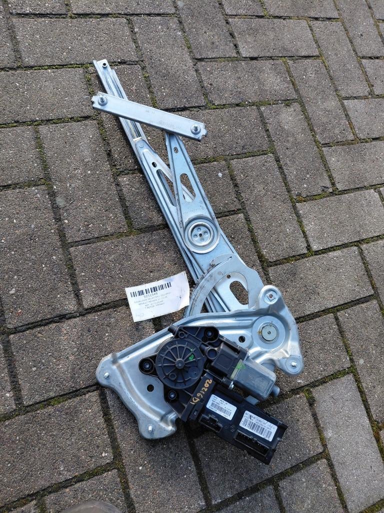 Raammechaniek LV  Renault Megane 3 Coupe 2015, Auto-onderdelen, Ruiten en Toebehoren, Gebruikt, Www.Renault.fr, Renault, Frankrijk