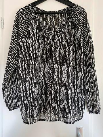 Blouse maat 42/44 zwart/wit beschikbaar voor biedingen