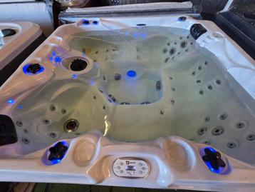 🏊‍♀️BALBOA jacuzzi‼️spotgoedkoop 4450 euro ‼️💦 beschikbaar voor biedingen