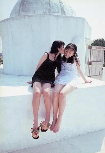 Kishin Shinoyama (篠山 紀信) – Meisjesresidentie (少女館/Shōjokan) beschikbaar voor biedingen