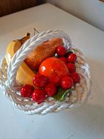 FRUITMAND CAPODIMONTE PORSELEIN ITALY, Ophalen