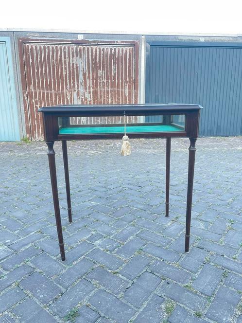 Mooi oud vintage tafel vitrine kastje, Huis en Inrichting, Kasten | Vitrinekasten, Gebruikt, Minder dan 100 cm, 50 tot 100 cm