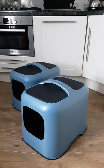 2 stuks kattenbak weg als set beschikbaar voor biedingen