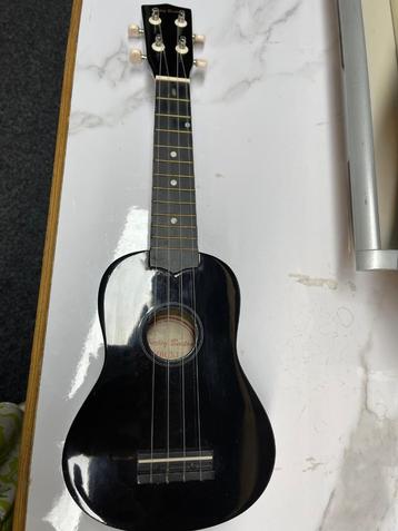 Zwarte Harley Benton sopraan ukelele HBUK12 met gigbag beschikbaar voor biedingen
