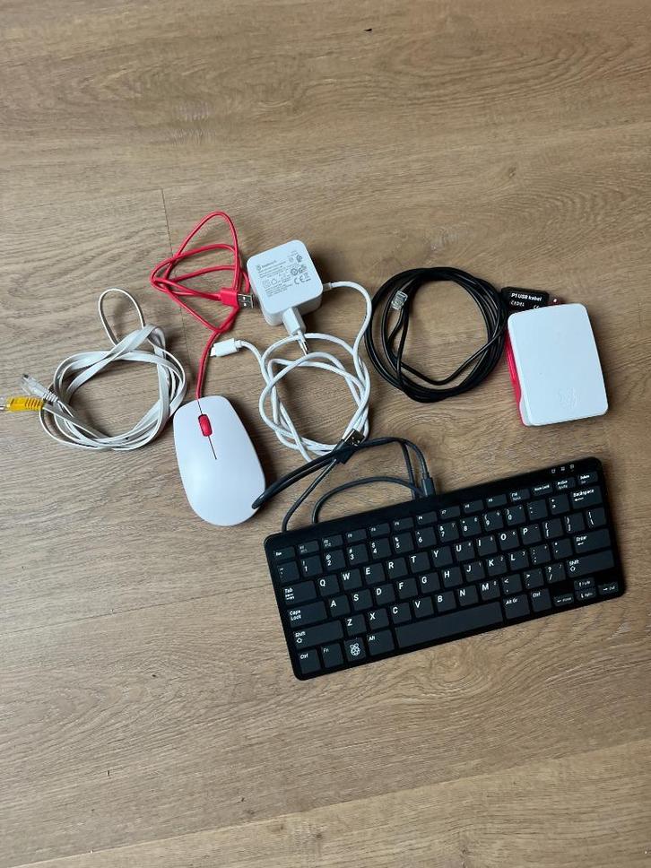 Raspberry Pi 5 B, 8 GB RAM, Hobby en Vrije tijd, Elektronica-componenten, Zo goed als nieuw, Ophalen of Verzenden