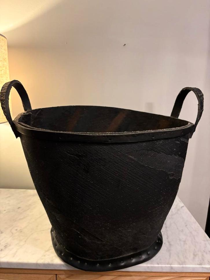 Stoere Opbergmand van Autoband, Huis en Inrichting, Woonaccessoires | Schalen en Manden, Gebruikt, Mand, Rond, Overige materialen