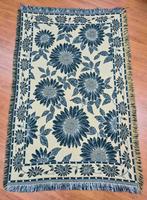 Vrolijke bloemen grand foulard 150/95 , Huis en Inrichting, Woonaccessoires | Plaids en Woondekens, Gebruikt, Etten-Leur, DJT@dejuistetoon.eu