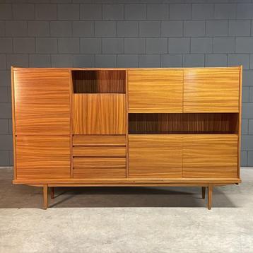 Vintage XL highboard – notenhout – jaren 60 beschikbaar voor biedingen